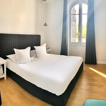 White 1921 Hotel
